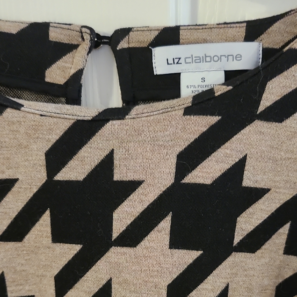 Liz Claiborne Black and Tan Houndstooth Women's Top - Picture 3 of 7